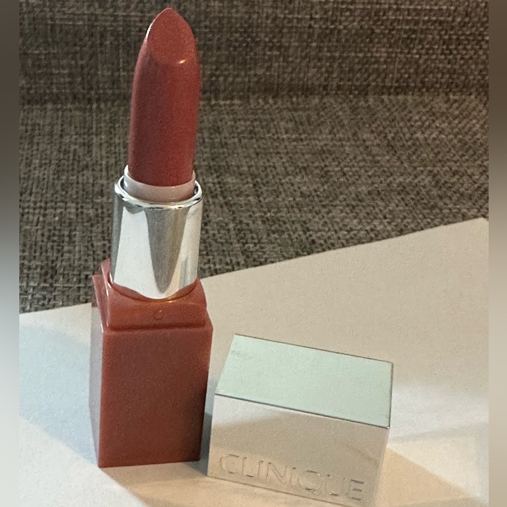 Clinique Coral Lipstick - MINI - Bare Pop-02